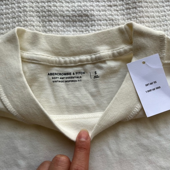 A&F- Ford Vintage-Inspired Graphic Tee - Picture 5 of 10